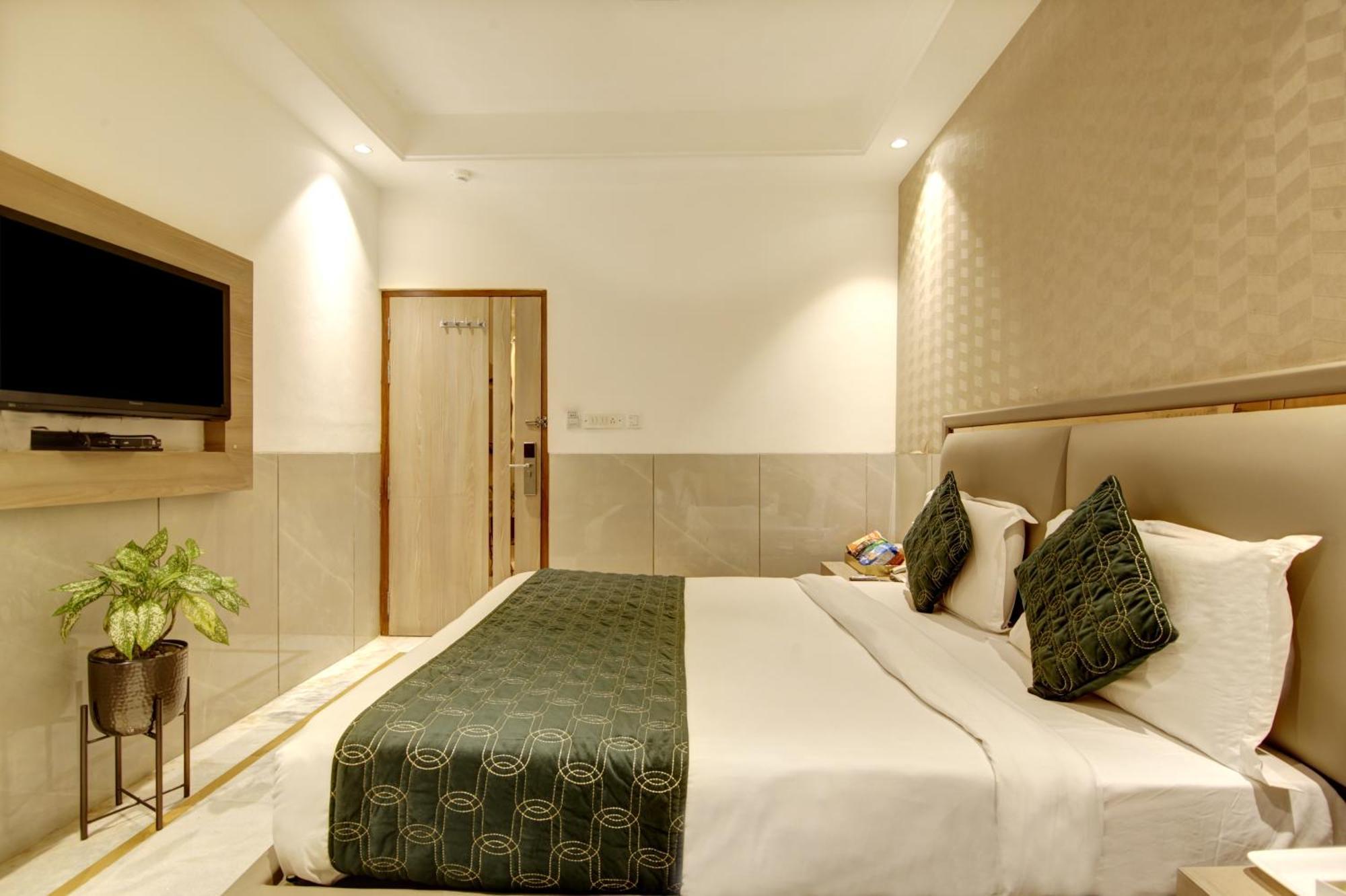 Hotel International Inn - Near Delhi Airport Yeni Delhi Dış mekan fotoğraf