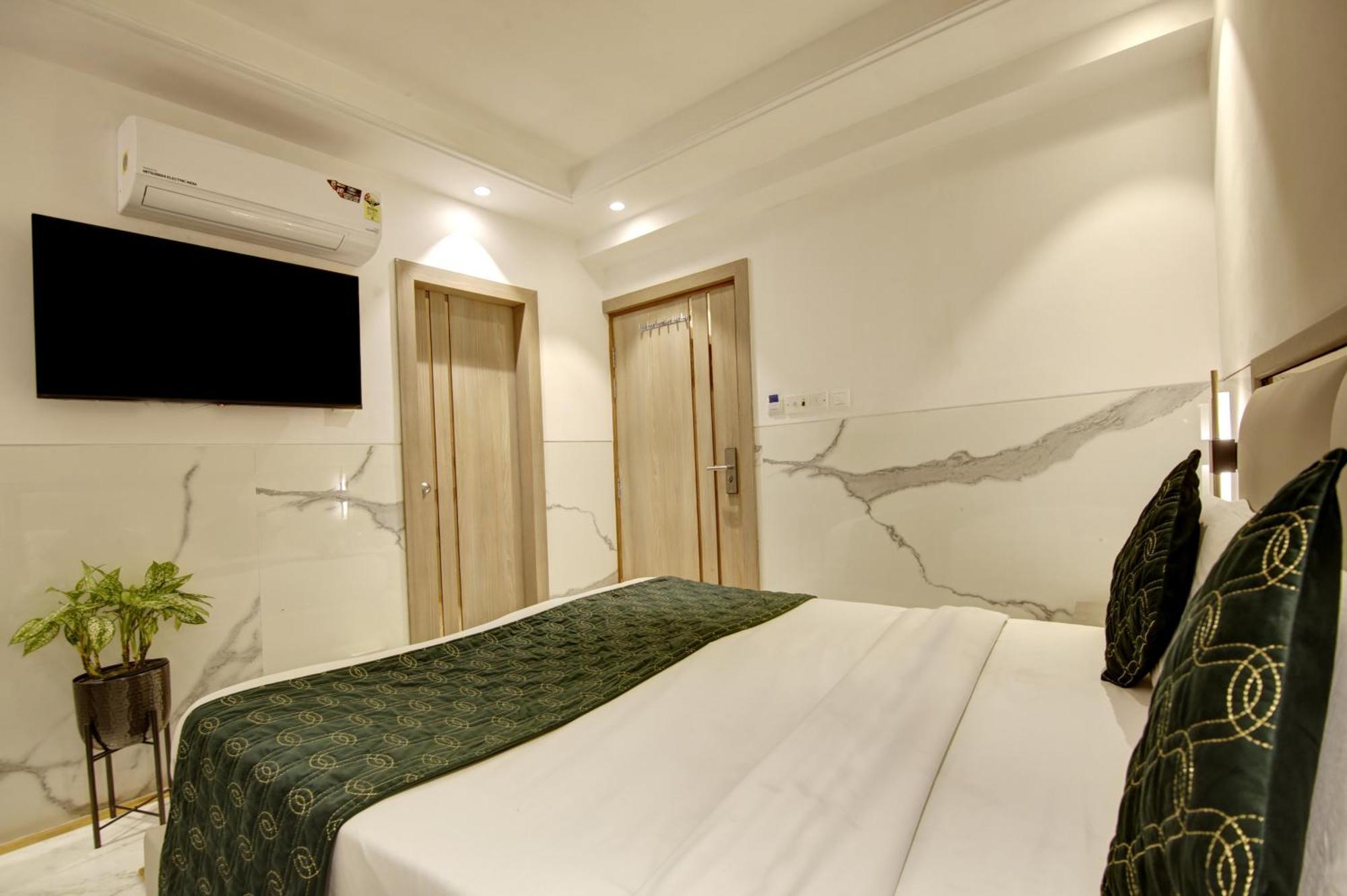 Hotel International Inn - Near Delhi Airport Yeni Delhi Dış mekan fotoğraf