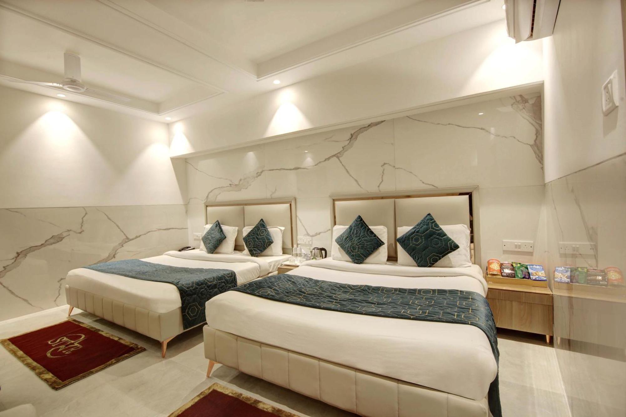 Hotel International Inn - Near Delhi Airport Yeni Delhi Dış mekan fotoğraf