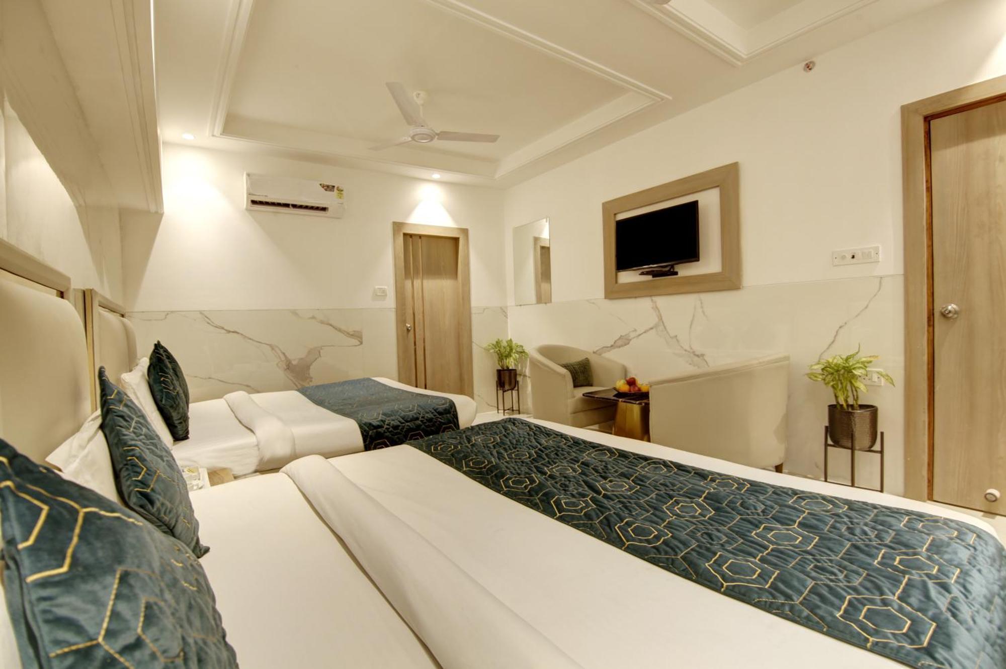 Hotel International Inn - Near Delhi Airport Yeni Delhi Dış mekan fotoğraf